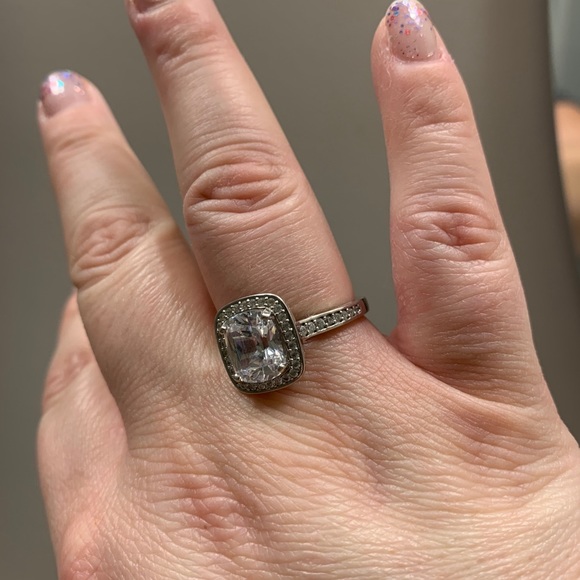 Diamonique CZ ring - Picture 3 of 4